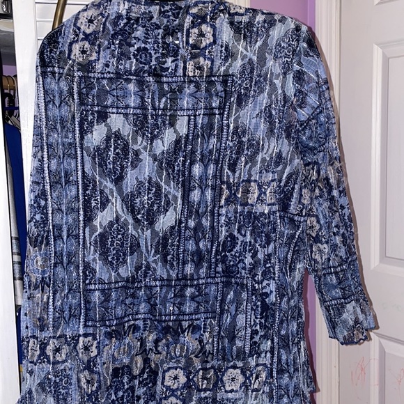 Blue/Gray Lace Blouse w/Built in Cami- Size 1X - Picture 5 of 12